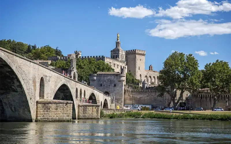 Goedkope vliegtickets naar Avignon